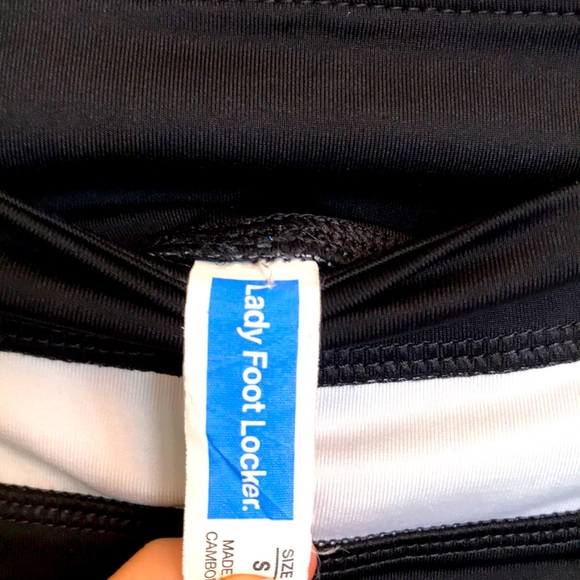 Athletic shorts - Picture 3 of 5